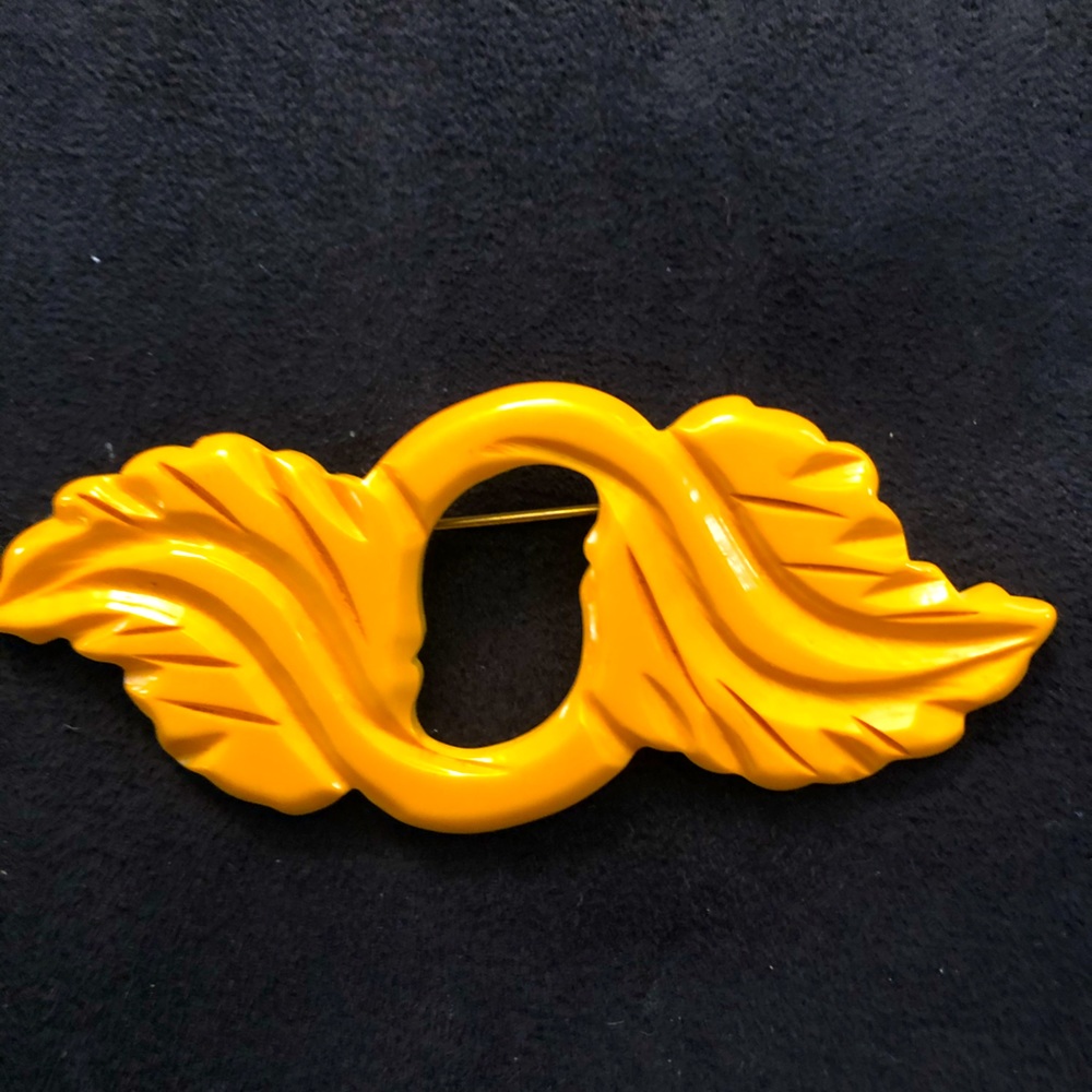 Vintage Bakelite pin